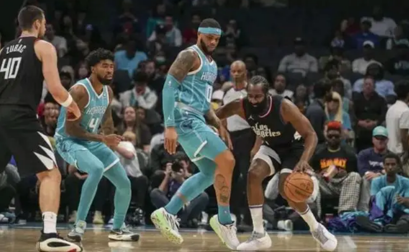 NBA-快船130-118黄蜂取3连胜，乔治41+8+4