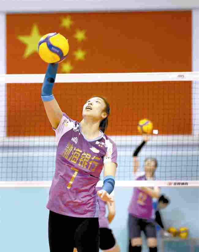 天津女排备战全运会继续挖潜 杨艺尝试改打自由人